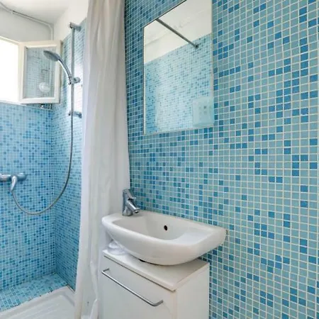Apartment 2 People Ideal Small Budget By Weekome *